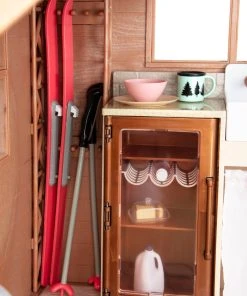 Our Generation Cozy Winter Cabin Set -Barbie Shop BD37961 DP G 56965.1619152663