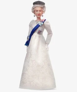 Barbie Signature Queen Elizabeth II Platinum Jubilee Doll -Barbie Shop HCB96 W 22 193 1500x1500 c12236df 971e 4065 9087 06de94e6a0a8 48628.1655781354